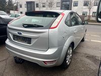 Używany Ford Focus Style 101 KM (74 kW) 2011 Srebrny Sedan/Limuzyna