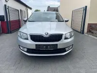 Gebraucht Skoda Octavia Ambition 140 PS (102 kW) 2014 Brilliantsilber metallic Kombi