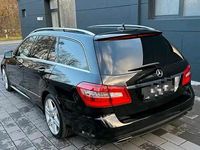Gebraucht Mercedes E350 AMG 265 PS (194 kW) 2011 Schwarz Van / Kleinbus