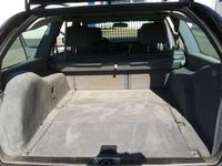Second-hand Mercedes E200 Classic 163 CP (119 kW) 2002 Negru Break