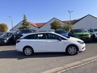 Usado Opel Astra Edition 122 HP (89 kW) 2022 Branco Citadino