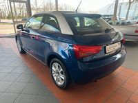 Gebraucht Audi A1 Attraction 86 PS (63 kW) 2011 Blau Kleinwagen