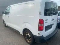 Gebraucht Toyota Proace 120 PS (88 kW) 2019 Weiß Van / Kleinbus
