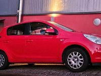 Gebraucht Hyundai i20 86 PS (63 kW) 2012 Rot Kleinwagen