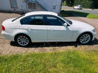 Gebraucht BMW 318 143 PS (105 kW) 2011 Weiß Limousine