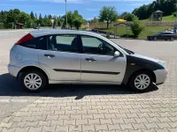 Gebraucht Ford Focus Ambiente 116 PS (85 kW) 2001 Silber Limousine