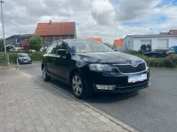 Gebraucht Skoda Rapid Ambition 90 PS (66 kW) 2015 Schwarz Kleinwagen