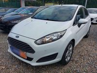 Gebraucht Ford Fiesta 101 PS (74 kW) 2014 Weiß Kleinwagen