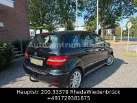 Gebraucht Mercedes B180 116 PS (85 kW) 2009 Schwarz Van / Kleinbus