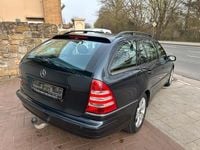 Gebraucht Mercedes C220 Elegance 150 PS (110 kW) 2005 Blau Kombi