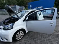 Gebraucht Toyota Aygo 68 PS (50 kW) 2014 Weiß Kleinwagen