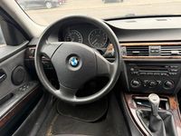 Gebraucht BMW 318 143 PS (105 kW) 2007 Grau Limousine