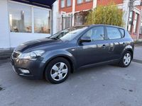 Gebraucht Kia Ceed 90 PS (66 kW) 2010 Grau Kleinwagen