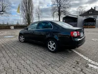 Second-hand VW Jetta 140 CP (102 kW) 2006 Negru Berlinǎ
