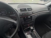 Gebraucht Mercedes E220 Classic 150 PS (110 kW) 2004 Silber Limousine