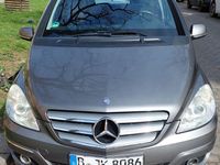 Gebraucht Mercedes B180 109 PS (80 kW) 2008 Grau Van / Kleinbus