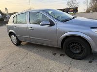 Gebraucht Opel Astra Edition 140 PS (102 kW) 2008 Silber Limousine