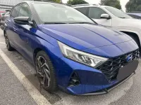 Gebraucht Hyundai i20 Trend 101 PS (74 kW) 2020 Intense blue/ black / met Kleinwagen