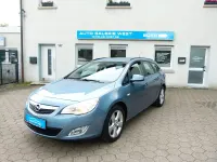 Gebraucht Opel Astra 101 PS (74 kW) 2011 Blau Kombi