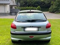 Gebraucht Peugeot 206 60 PS (44 kW) 2001 Kleinwagen