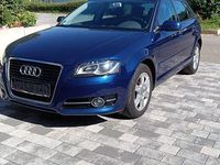 Gebraucht Audi A3 Ambiente 105 PS (77 kW) 2012 Blau Limousine