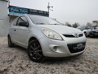 Gebraucht Hyundai i20 Classic 78 PS (57 kW) 2012 Silber Kleinwagen