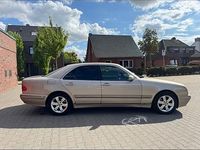 Gebraucht Mercedes 220 2000 Gold Limousine