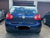 Gebraucht VW Golf V 105 PS (77 kW) 2004 Blau Kleinwagen