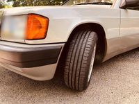 Gebraucht Mercedes 190 118 PS (86 kW) 1990 Grau Limousine