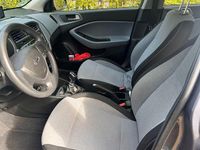 Gebraucht Hyundai i20 75 PS (55 kW) 2016 Grau Kleinwagen