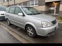 Gebraucht Kia Carens 113 PS (83 kW) 2006 Silber Van / Kleinbus