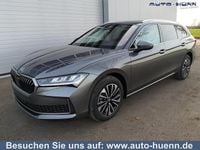 Neu Skoda Superb Selection 193 PS (141 kW) 2025 Pebble silber metallic Kombi