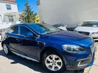 Gebraucht Volvo V40 CC Ocean Race 190 PS (139 kW) 2015 Ocean blue ii / metallic Kombi