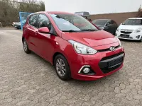 Gebraucht Hyundai i10 Edition 87 PS (63 kW) 2015 Red passion / mic Kleinwagen