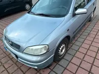 Używany Opel Astra 101 KM (74 kW) 2001 Srebrny Sedan/Limuzyna