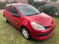 Gebraucht Renault Clio II 80 PS (58 kW) 2007 Rot Kleinwagen