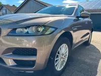 Gebraucht Jaguar F-Pace Portfolio 179 PS (131 kW) 2017 Gold SUV