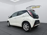 Gebraucht Toyota Aygo X-wave 69 PS (50 kW) 2014 Weiß Kleinwagen