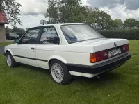 Gebraucht BMW 316 102 PS (75 kW) 1988 Weiß Coupé