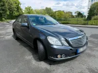 Gebraucht Mercedes E200 136 PS (100 kW) 2010 Blau Limousine