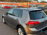 Gebraucht VW Golf VII 110 PS (80 kW) 2016 Gold Kleinwagen