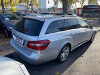 Gebraucht Mercedes E250 Elegance 204 PS (150 kW) 2011 Silber Limousine