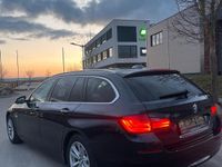 Gebraucht BMW 520 190 PS (139 kW) 2015 Grau Kombi