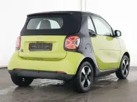 Gebraucht Smart ForTwo Electric Drive Exclusive 60 kW (82 PS) 2024 Bodypanels in lime green uni Cabrio