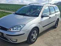 Gebraucht Ford Focus Trend 101 PS (74 kW) 2003 Titan silber Kombi