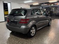 Gebraucht Mercedes B200 140 PS (102 kW) 2011 Grau Van / Kleinbus