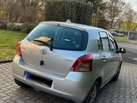 Gebraucht Toyota Yaris 87 PS (63 kW) 2007 Silber Kleinwagen