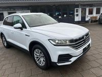 Gebraucht VW Touareg Basis 231 PS (169 kW) 2019 Weiß SUV