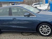 Gebraucht Mercedes B180 116 PS (85 kW) 2019 Blau Van / Kleinbus