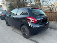 Gebraucht Peugeot 208 82 PS (60 kW) 2015 Schwarz Kleinwagen